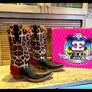 Women’s Cinch Edge red black and cheetah boots!